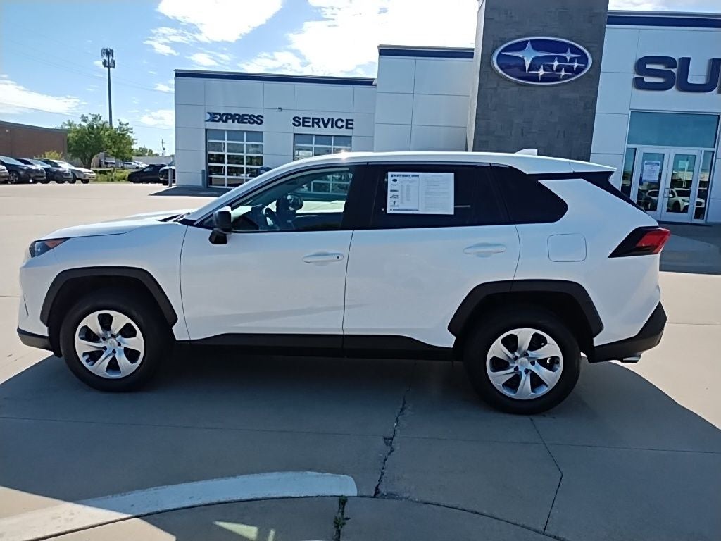 2022 Toyota RAV4 LE