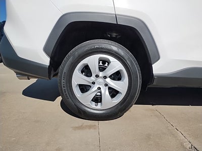 2022 Toyota RAV4 LE