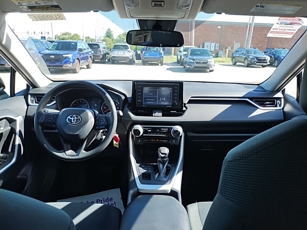 2022 Toyota RAV4 LE