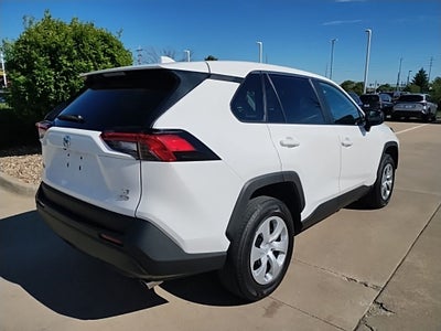 2022 Toyota RAV4 LE