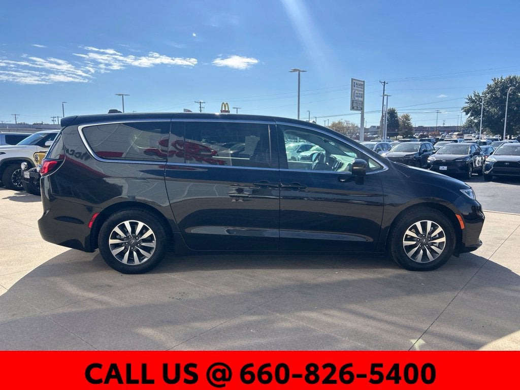 2023 Chrysler Pacifica Hybrid Touring L
