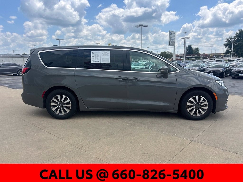 2022 Chrysler Pacifica Hybrid Touring L