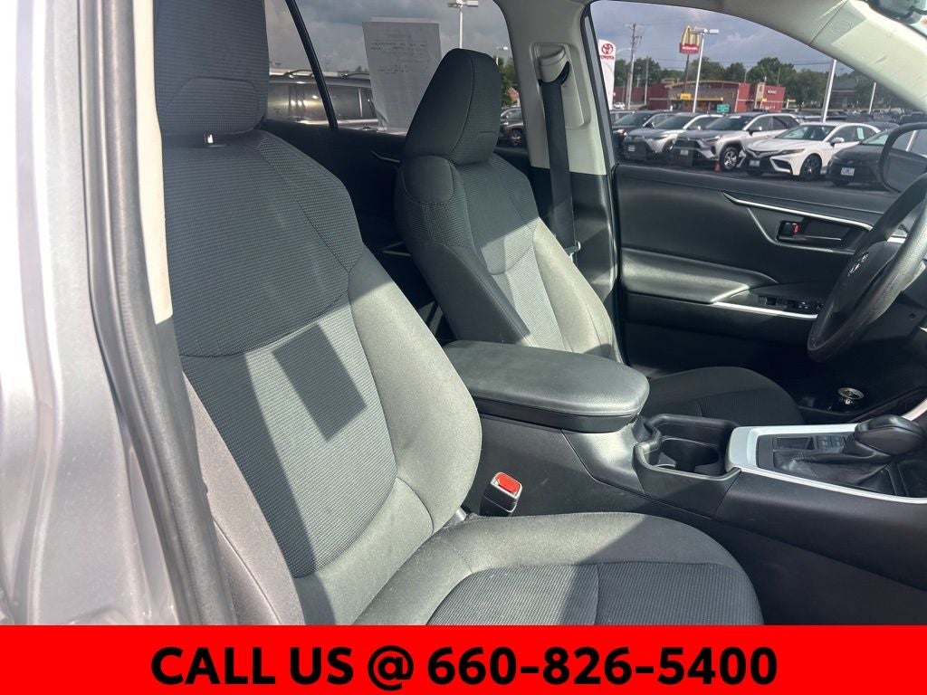 2020 Toyota RAV4 LE