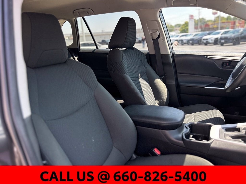 2025 Toyota RAV4 LE