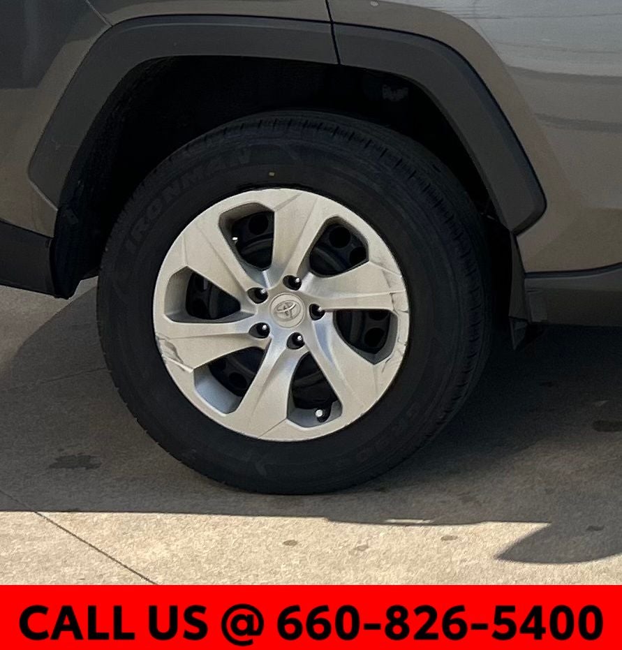 2020 Toyota RAV4 LE
