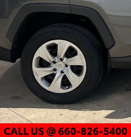 2020 Toyota RAV4 LE