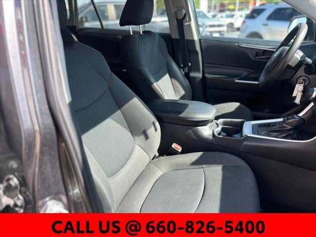 2020 Toyota RAV4 LE