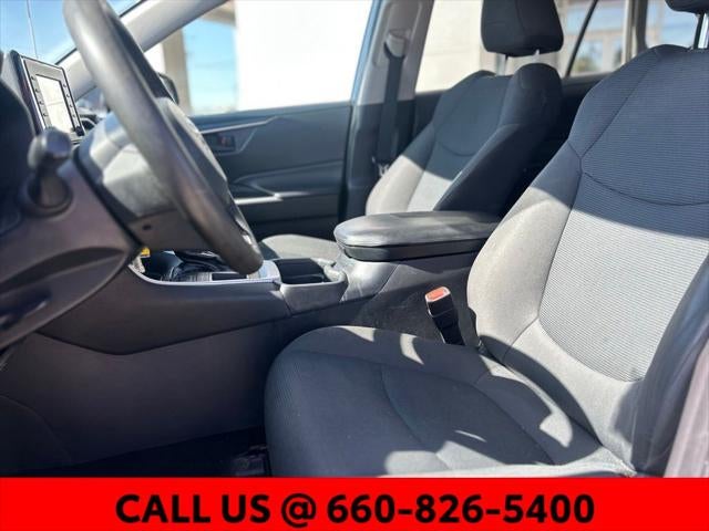 2020 Toyota RAV4 LE