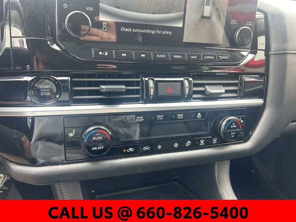 2025 Nissan Pathfinder SL