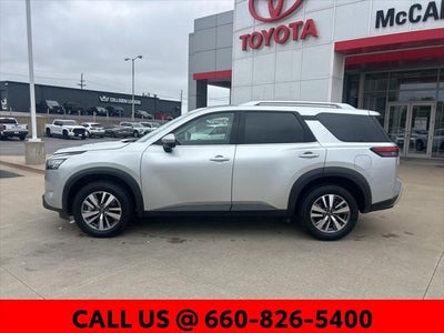 2025 Nissan Pathfinder SL