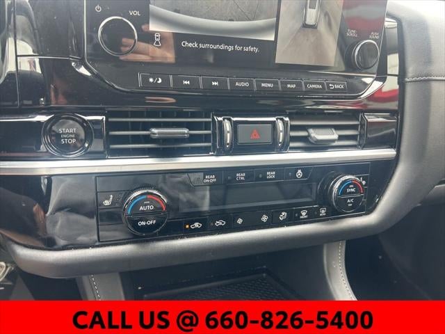 2025 Nissan Pathfinder SL