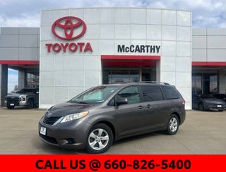 2013 Toyota Sienna LE 8 Passenger