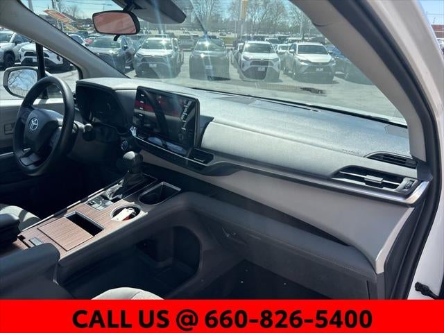 2024 Toyota Sienna LE 8 Passenger