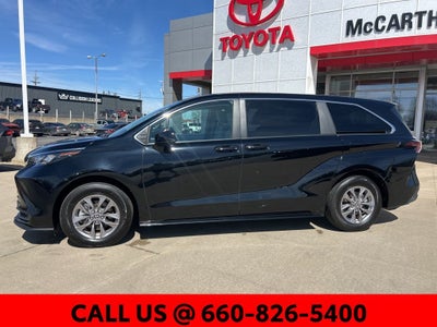 2025 Toyota Sienna LE 8 Passenger