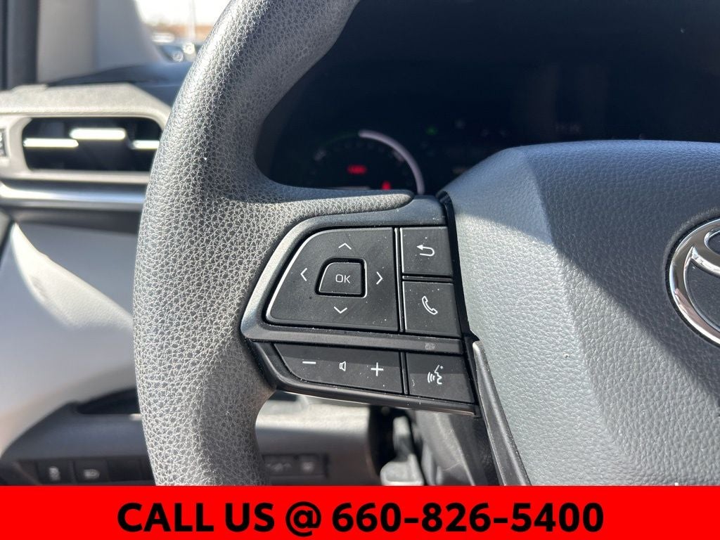 2025 Toyota Sienna LE 8 Passenger