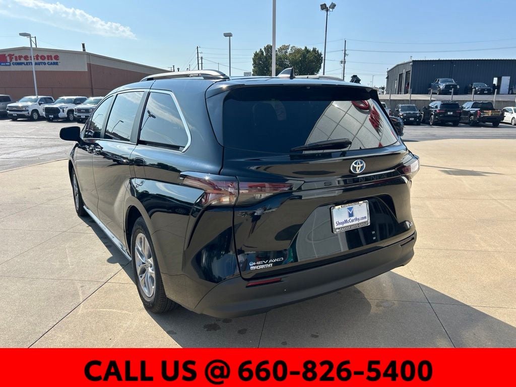2025 Toyota Sienna LE 8 Passenger