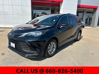 2025 Toyota Sienna LE 8 Passenger