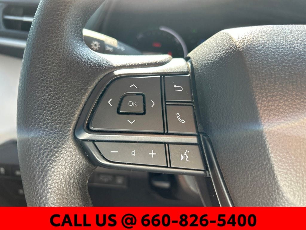 2025 Toyota Sienna LE 8 Passenger