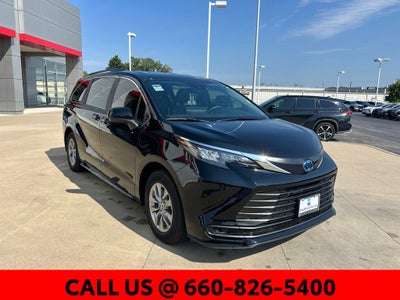 2025 Toyota Sienna LE 8 Passenger