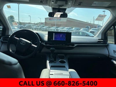 2025 Toyota Sienna LE 8 Passenger