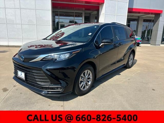 2025 Toyota Sienna LE 8 Passenger