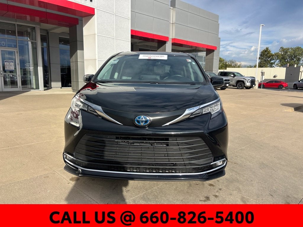 2023 Toyota Sienna XLE 8 Passenger