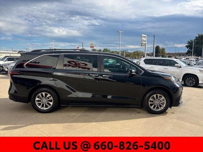 2023 Toyota Sienna XLE 8 Passenger