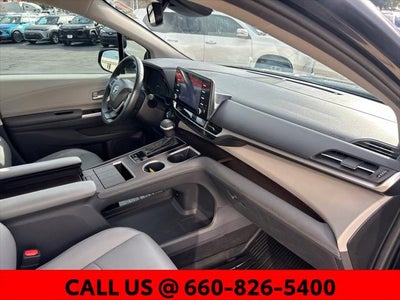 2023 Toyota Sienna XLE 8 Passenger
