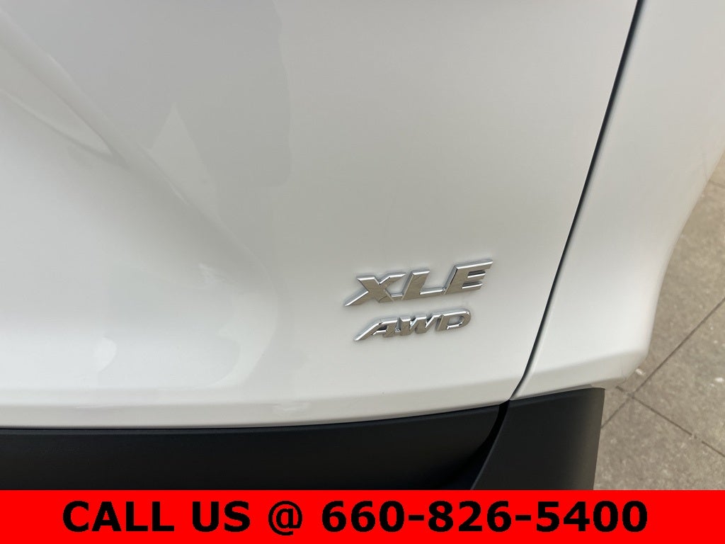 2025 Toyota RAV4 XLE