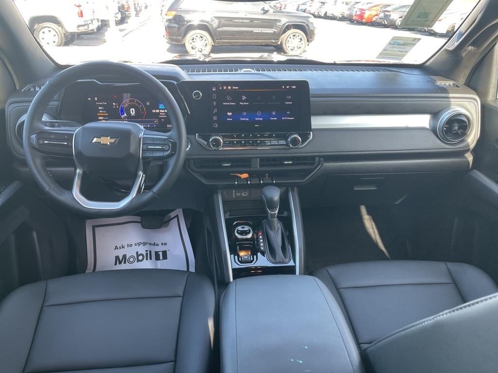 2025 Chevrolet Colorado WT/LT