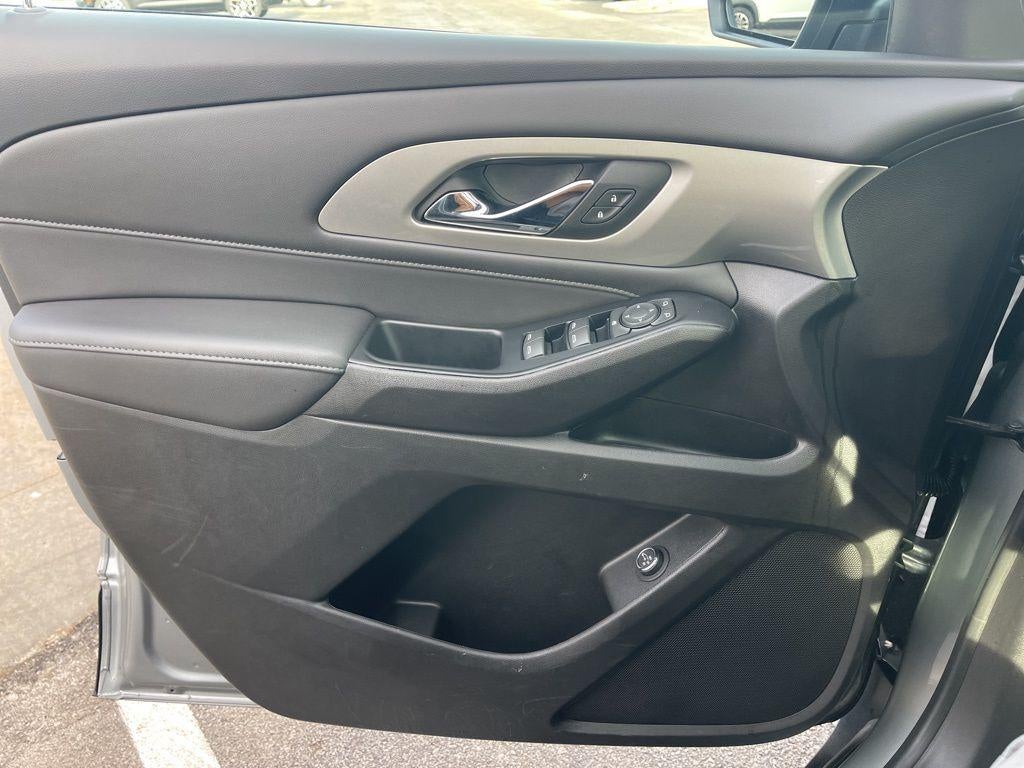 2023 Chevrolet Traverse LT