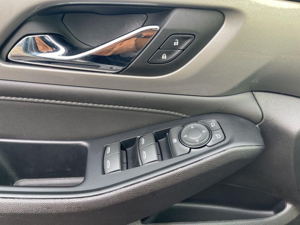 2023 Chevrolet Traverse LT