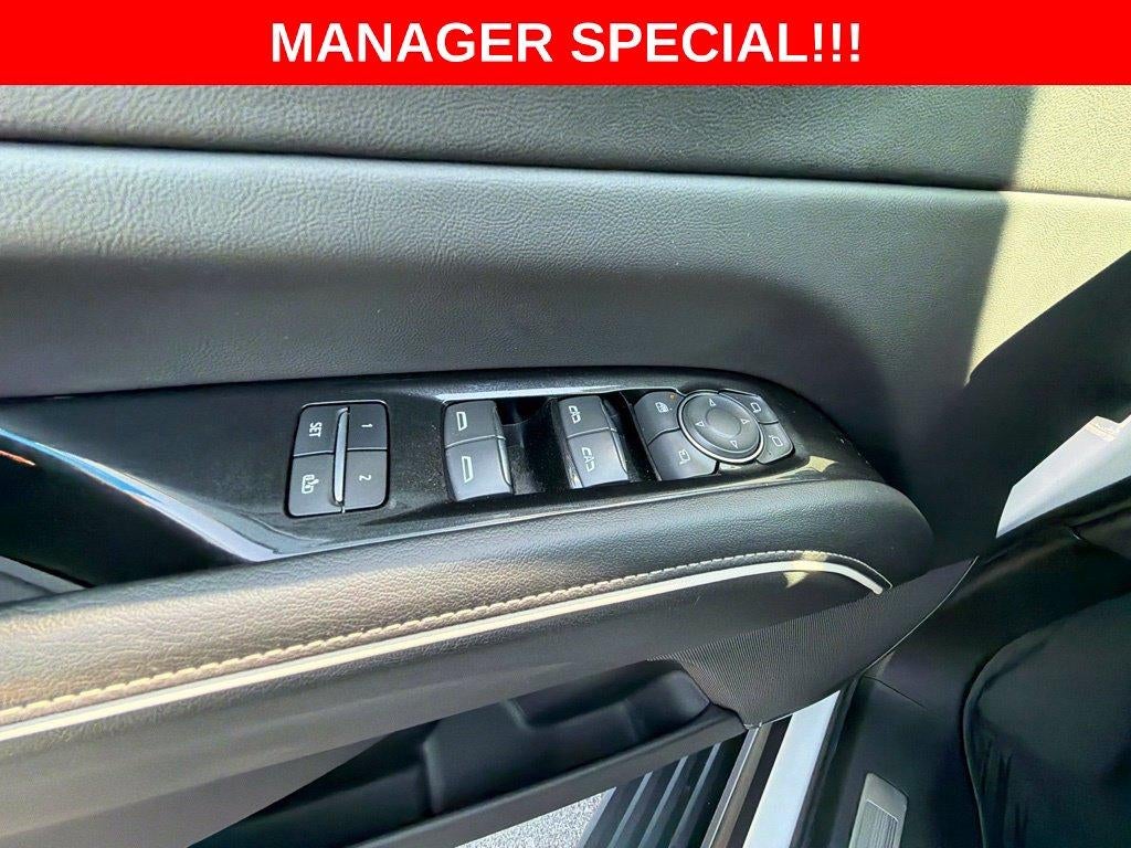 2023 Cadillac Escalade Sport