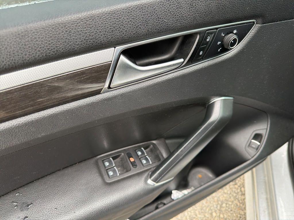 2016 Volkswagen Passat 1.8T SE