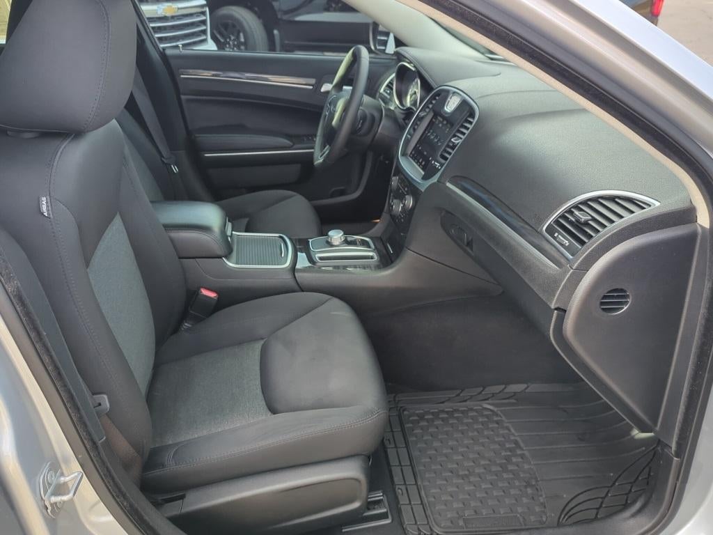 2022 Chrysler 300 Touring