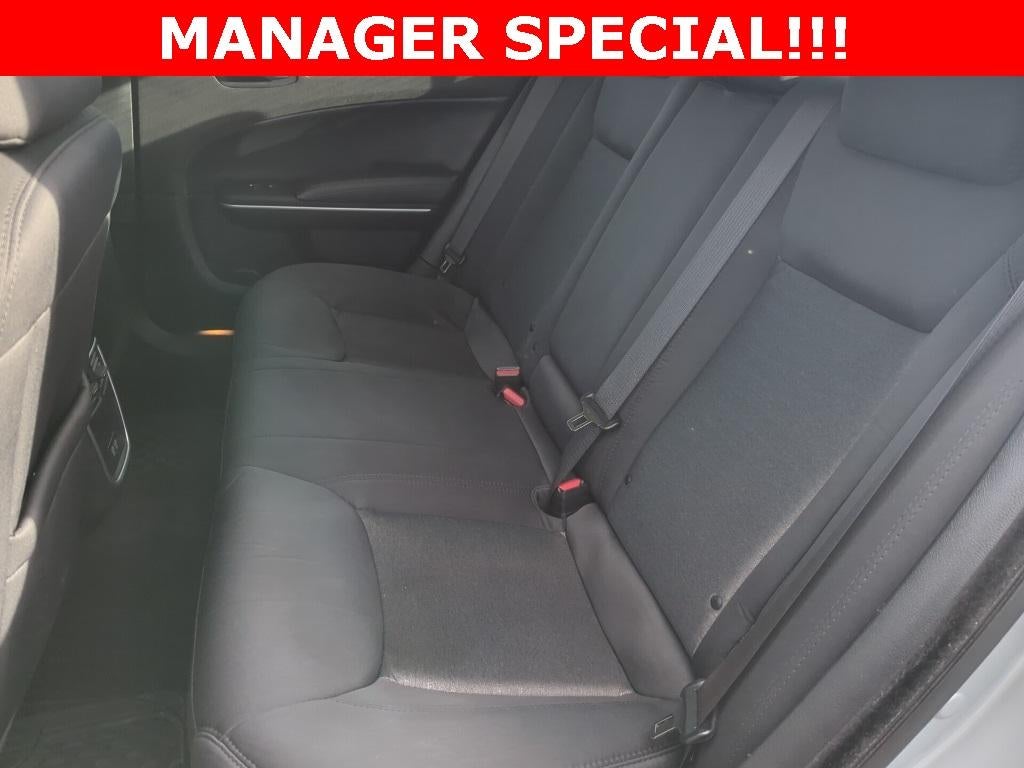 2022 Chrysler 300 Touring