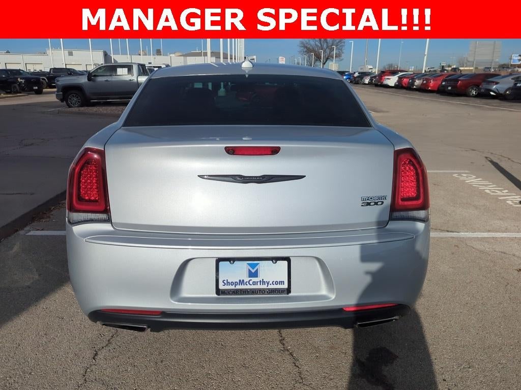 2022 Chrysler 300 Touring