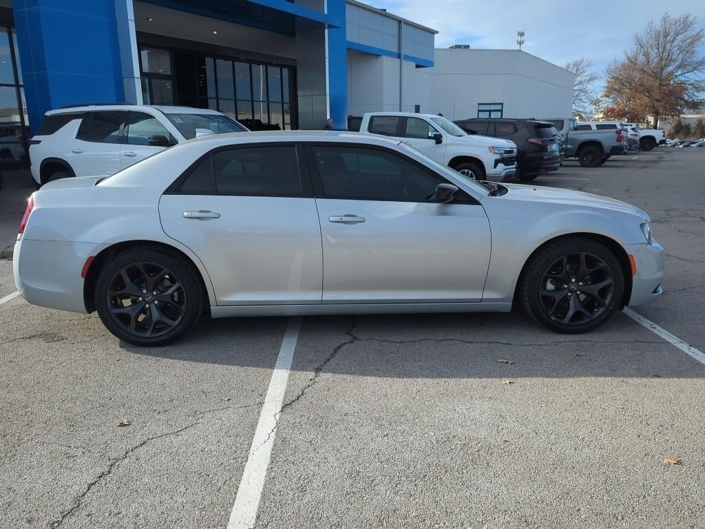 2022 Chrysler 300 Touring