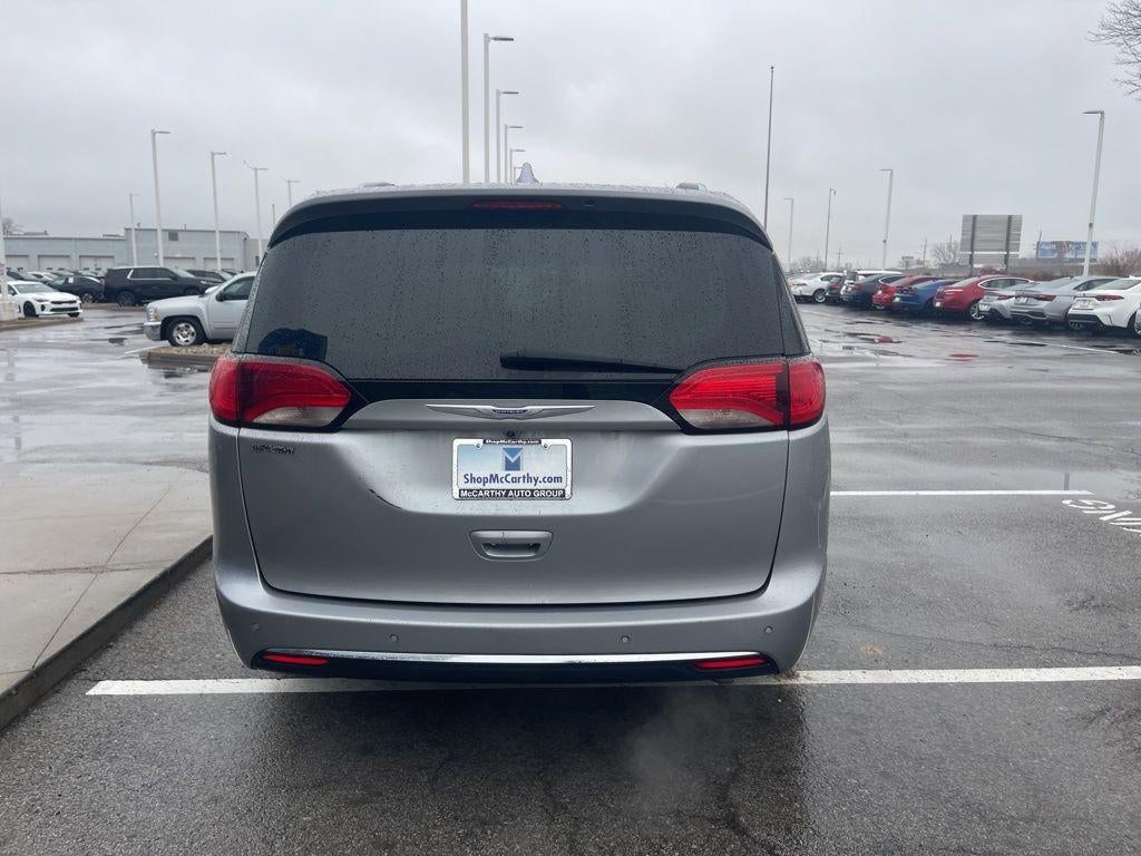 2020 Chrysler Pacifica Touring L