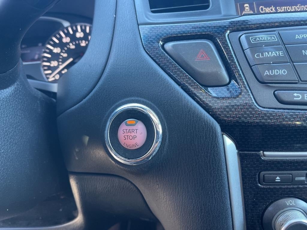 2020 Nissan Pathfinder SL