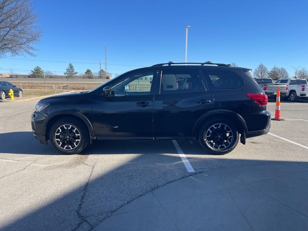 2020 Nissan Pathfinder SL