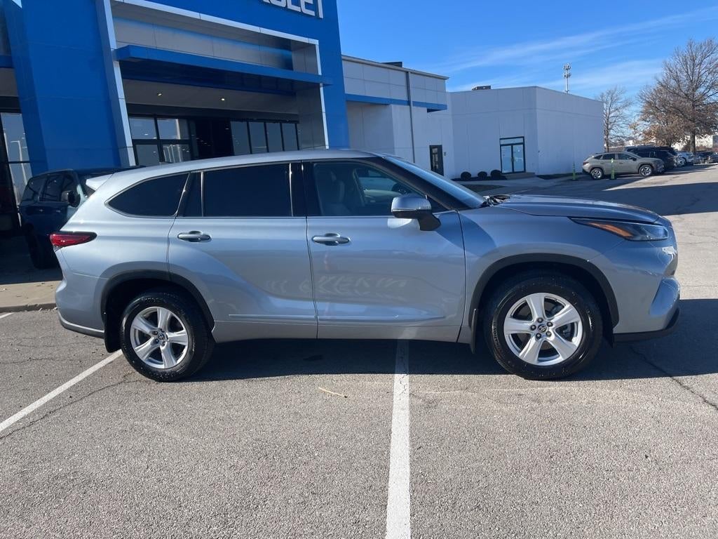 2022 Toyota HIGHLANDER LE