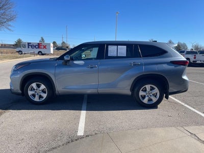 2022 Toyota HIGHLANDER LE