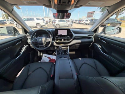 2025 Toyota Highlander XLE