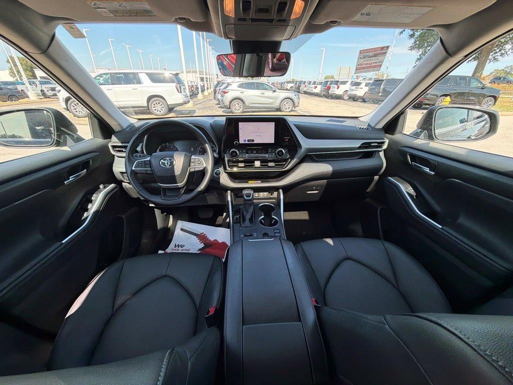 2025 Toyota Highlander XLE