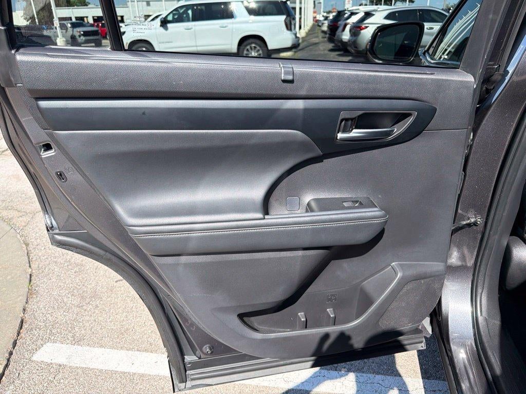 2025 Toyota Highlander XLE