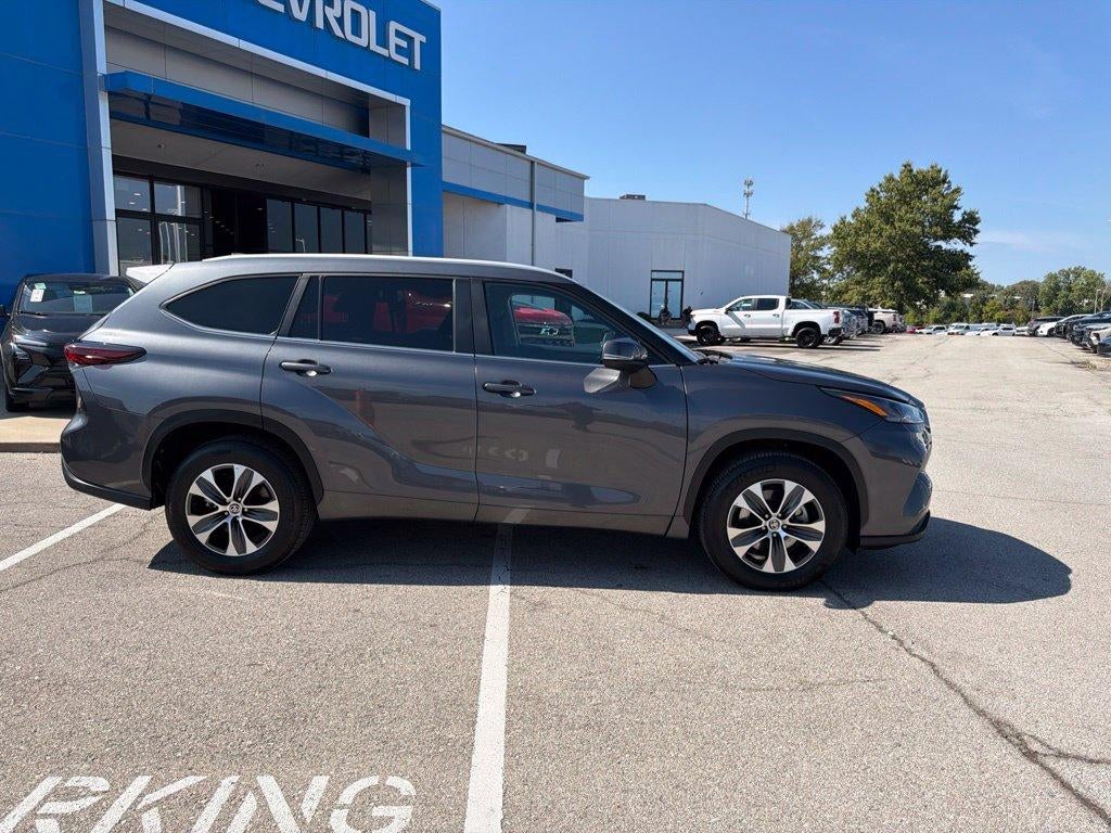 2025 Toyota Highlander XLE