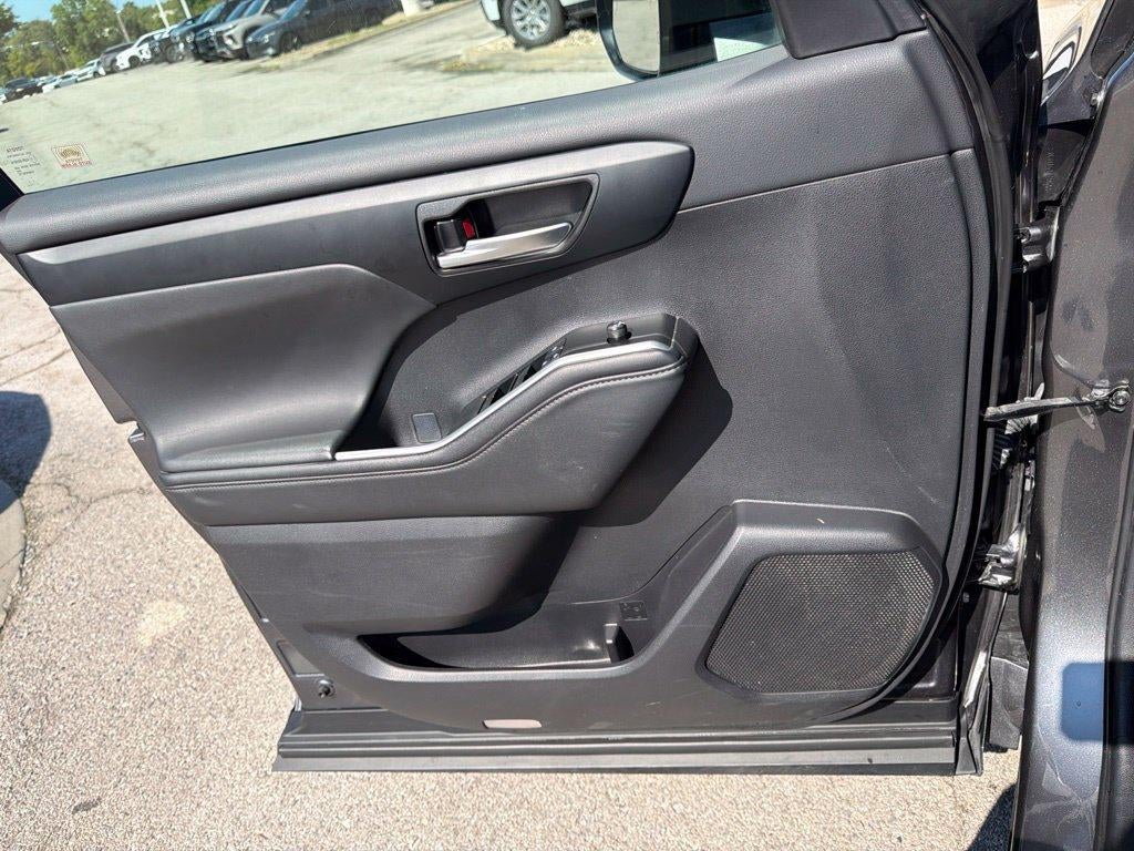 2025 Toyota Highlander XLE