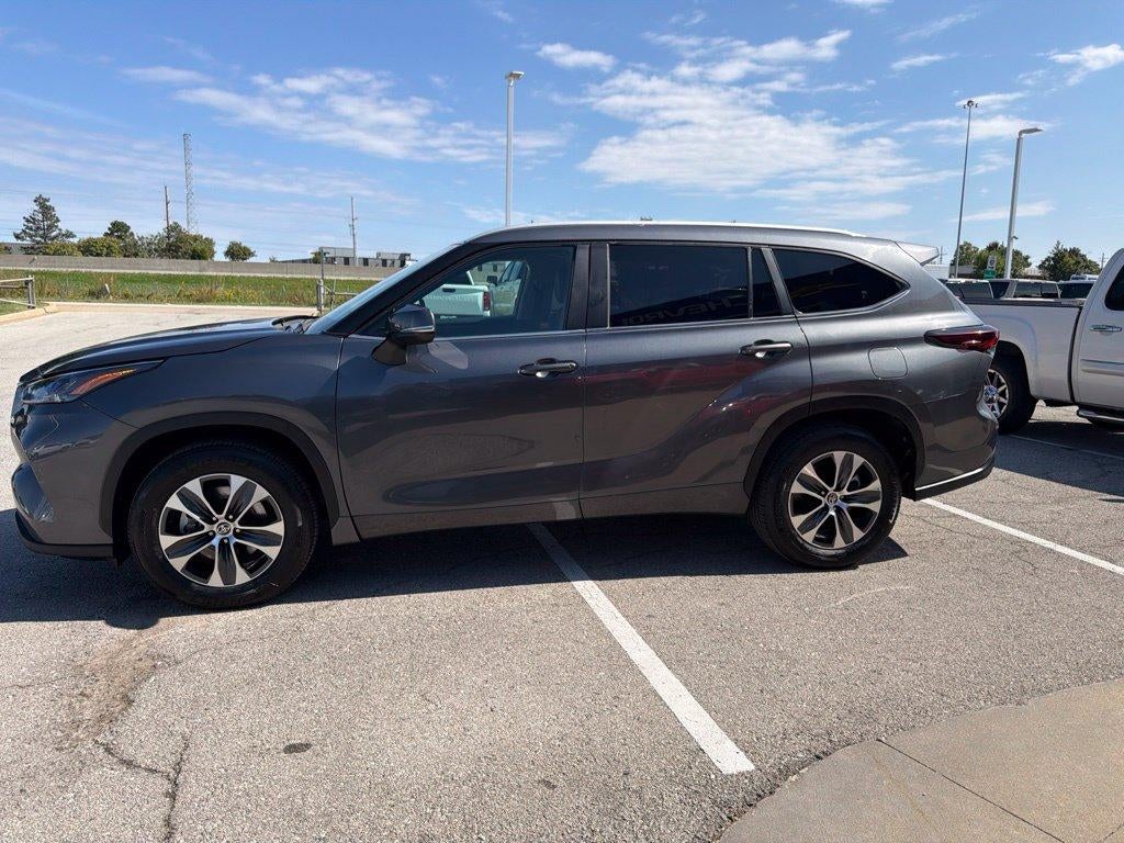 2025 Toyota Highlander XLE
