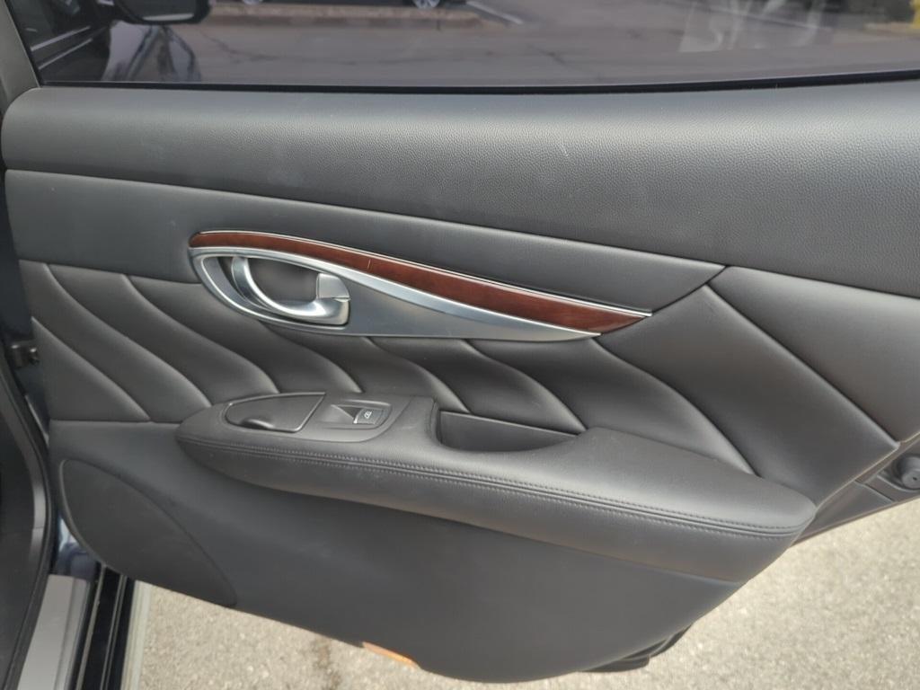 2016 INFINITI Q70L 3.7X